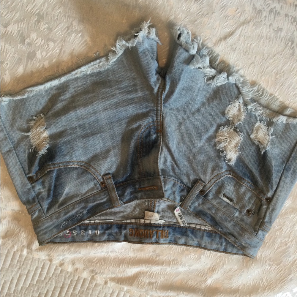Billabong, distressed short, low rise